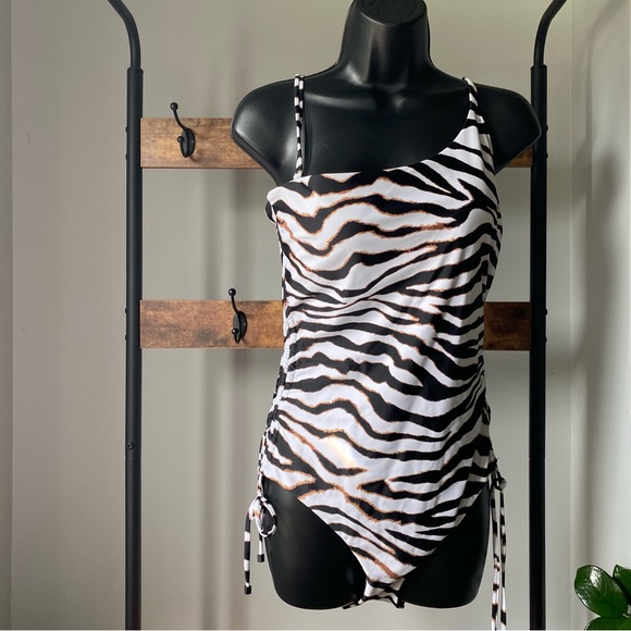 BAR III women’s Zebra-Print asymmetrical neck line One-Piece Swimsuit in size M - Picture 3 of 7